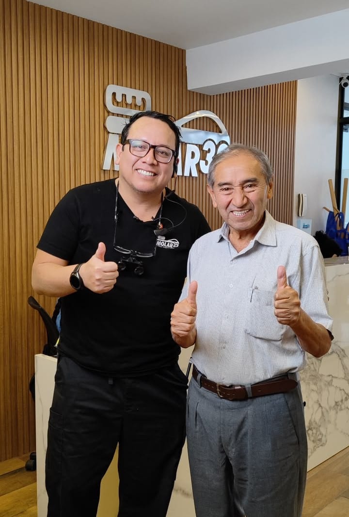 Caso-Exito-Paciente-Implantes-Dentales-Dr-Toledo