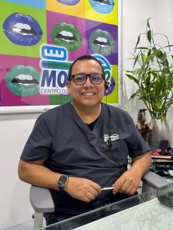 Dr-Hector-Toledo-Especialista-Implantes-Molar32-Lima